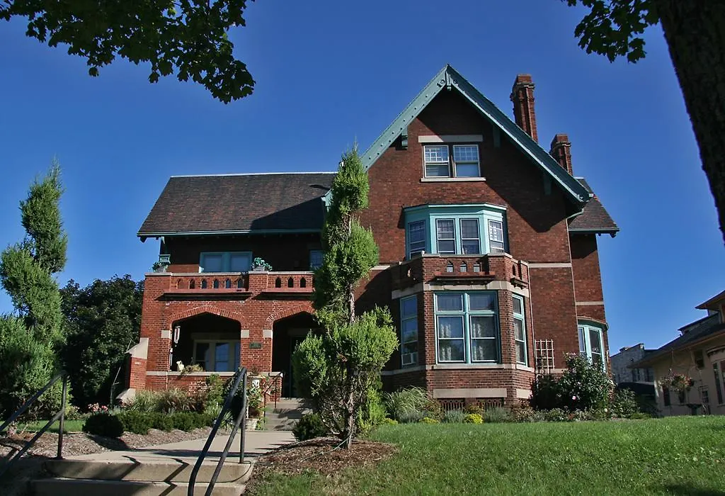 Brumder Mansion-1